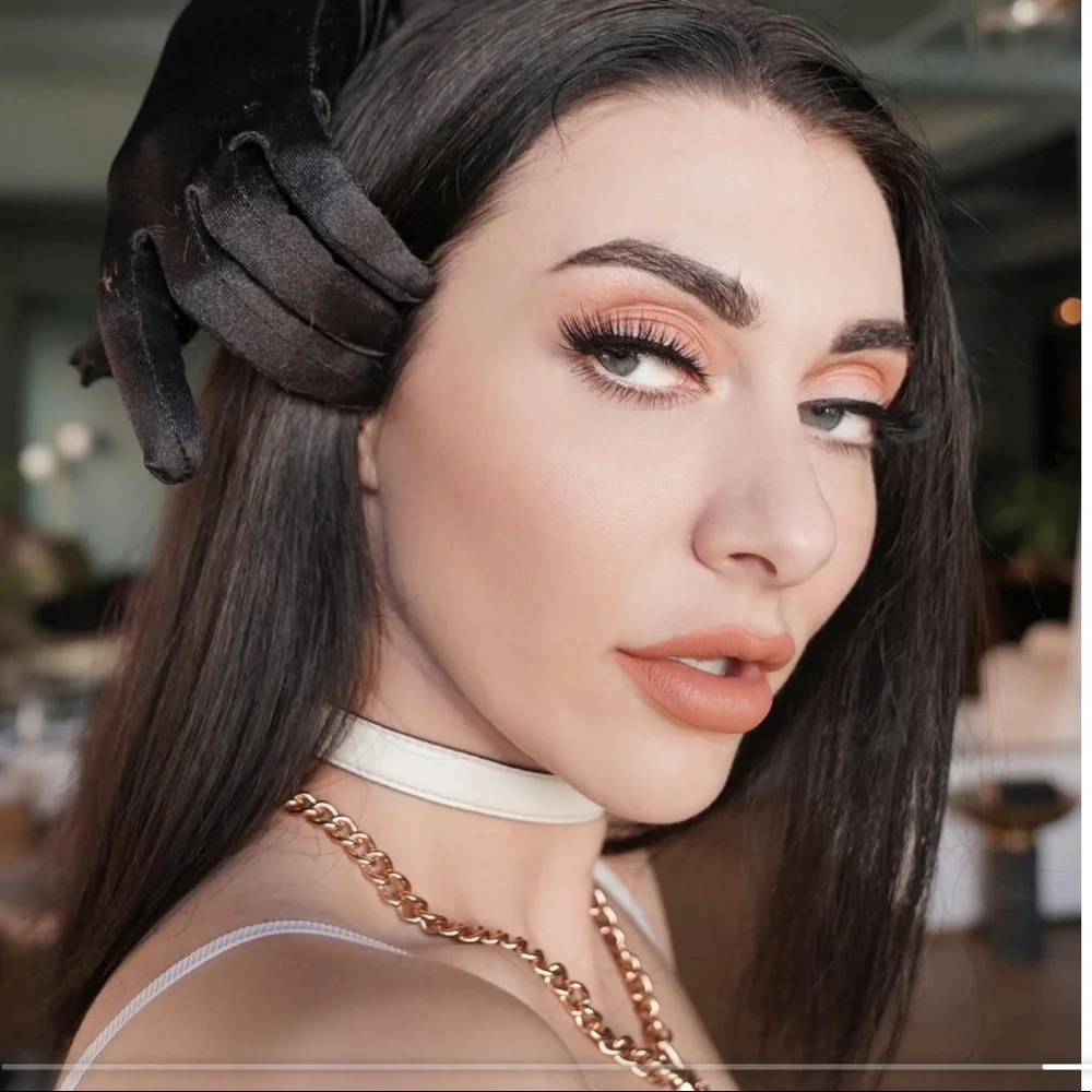 💋 QVEEN STUDIO Matte Liquid Lip Satin - Thick Skin